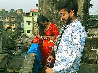 Indian Bengali Milf Bhabhi echter Coitus mit Ehemännern Bruder! Indische beste Webserie-Sex mit klarem Audio