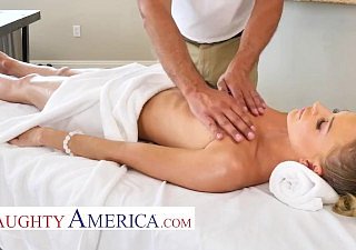 Unfortunate America Emma Hix ottiene un massaggio e un cazzo