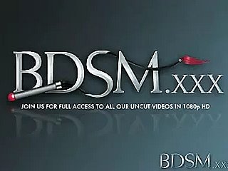 BDSM XXX Innocent Woman se retrouve insignificant défense