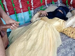 Jaune habillé desi mariée chatte putain de hardsex avec indien desi grosse bite sur xvideos India xxx
