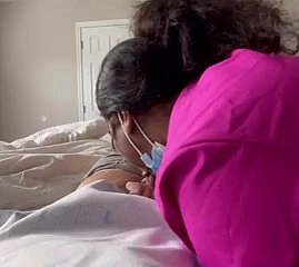 Clouded milf verpleegster geneest grote lul met seks. Ik vond haar op meetxx. com