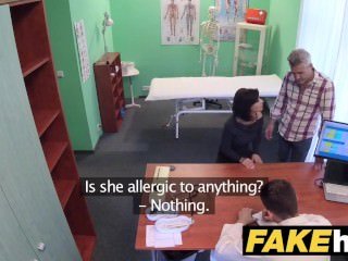 Fake Convalescent home Tsjechische arts klaarkomt dan geile numero uno wifes strakke kut